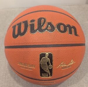 Basketball NBA Signature Series Pro-level Size 7 Orange Ball (Indoor / Outdoor)